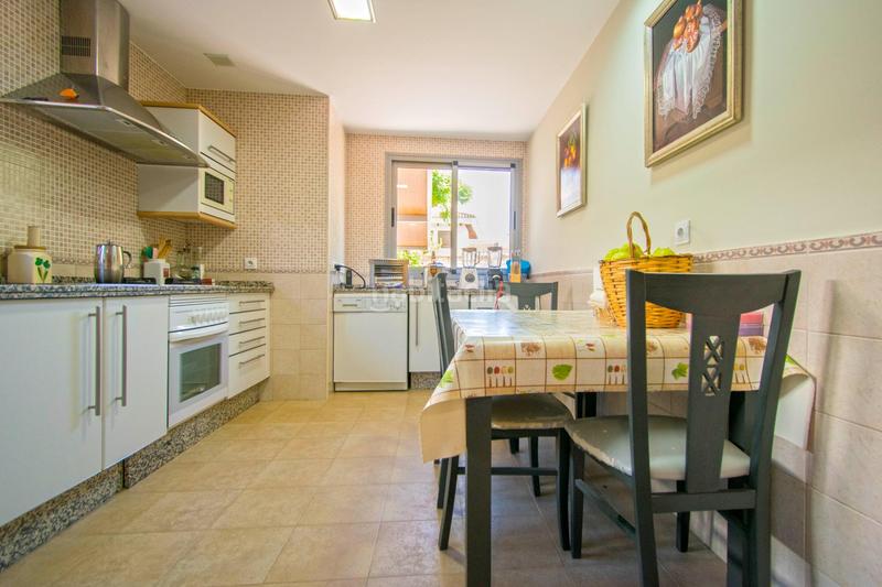 Foto d4ceb296-d6a4-4a54-935e-f2d64f99b726. Casa amb calefacció aparcament piscina a Espartinas pueblo Espartinas