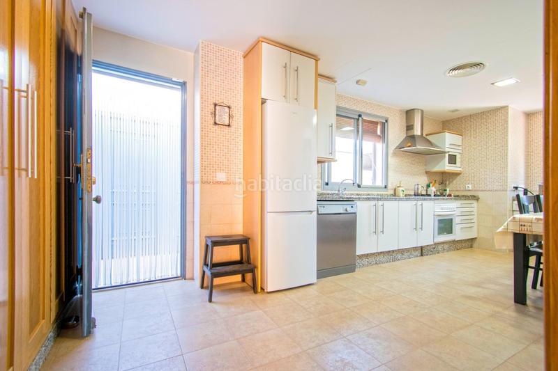 Foto f6f7d8af-cefa-4dfe-a244-90cbc2ac638c. Casa amb calefacció aparcament piscina a Espartinas pueblo Espartinas