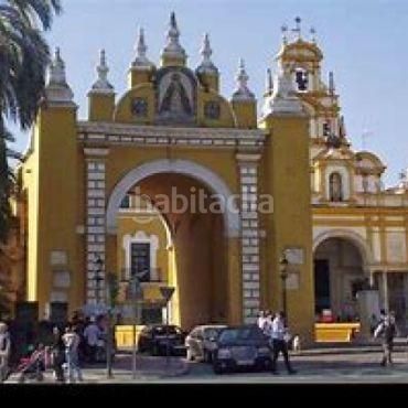 Foto 55b2d067-7674-4e05-ac86-e5e6162b7a9b. Pis amb piscina a San Gil Sevilla