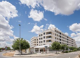 Lloguer Local Comercial a Nuevo Bulevar. Estupendo local en bruto en nuevo bulevar!!!