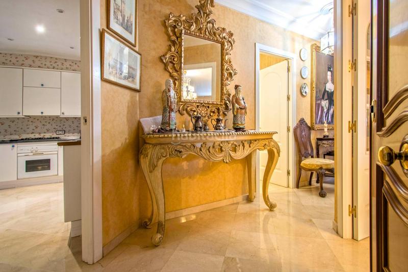 Foto d8c69349-8d84-4c2e-8d5c-85f0a6375d25. Piso espectacular vivienda junto avenida luis montoto!! en Sevilla