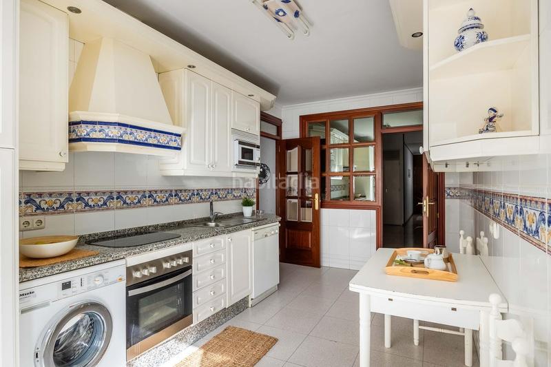 Foto 831ef4d4-c9a3-434f-8504-4e486c219357. Appartamento con riscaldamento parcheggio in Cruz Roja Sevilla