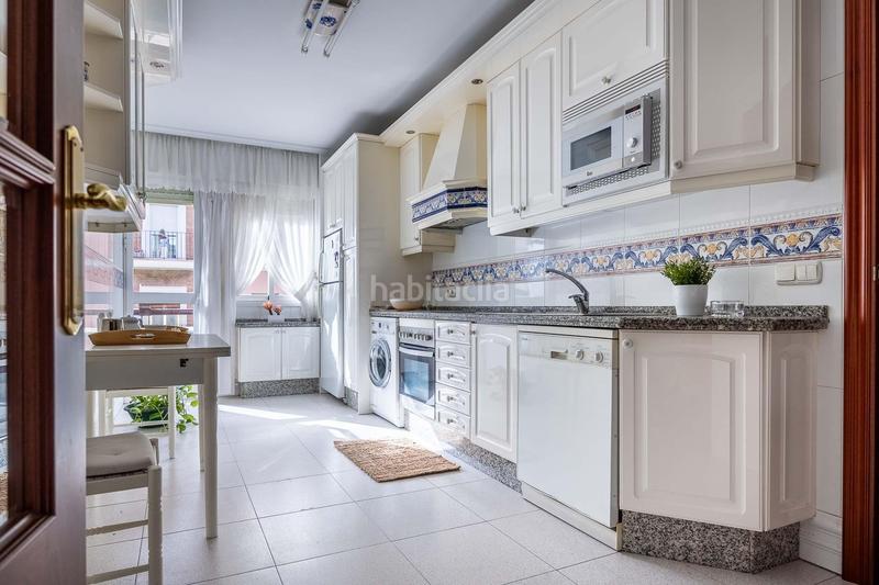 Foto c7ee508c-f5b2-40a4-89b3-2b92a7c4528a. Appartamento con riscaldamento parcheggio in Cruz Roja Sevilla