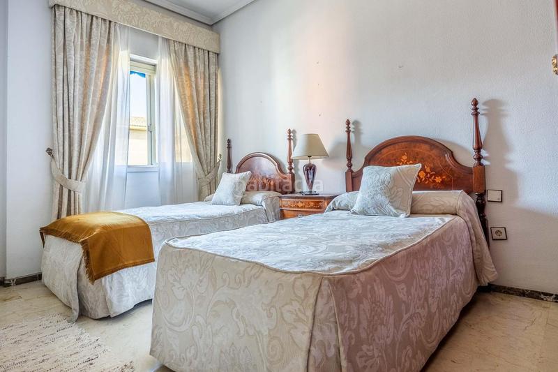 Foto f2659b51-f7d8-434a-b226-46e6325924cc. Appartamento con riscaldamento parcheggio in Cruz Roja Sevilla