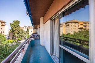 Appartement à Cruz Roja. Espectacular piso muy luminoso en plena ronda de capuchinos con