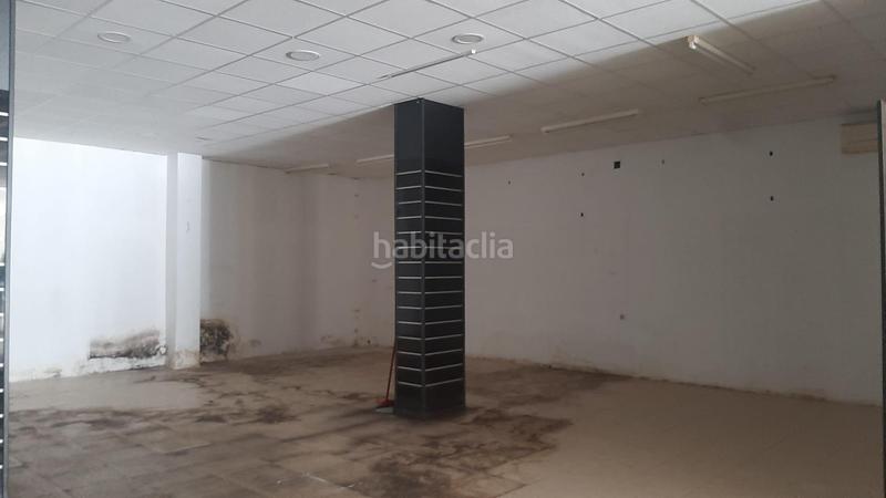 Foto 7561c4f7-8b2f-4ea0-a8aa-2e3c7a53c8dc. Alquiler local comercial estupendo local comercial en marqués de pickman!!! en Sevilla