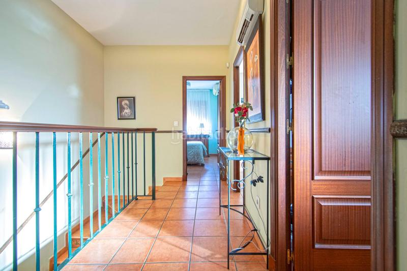 Foto 239463c2-621a-4ab9-a433-e848f73d76a0. Casa bifamiliare con parcheggio piscina in Nueva Alcalá Alcalá de Guadaira