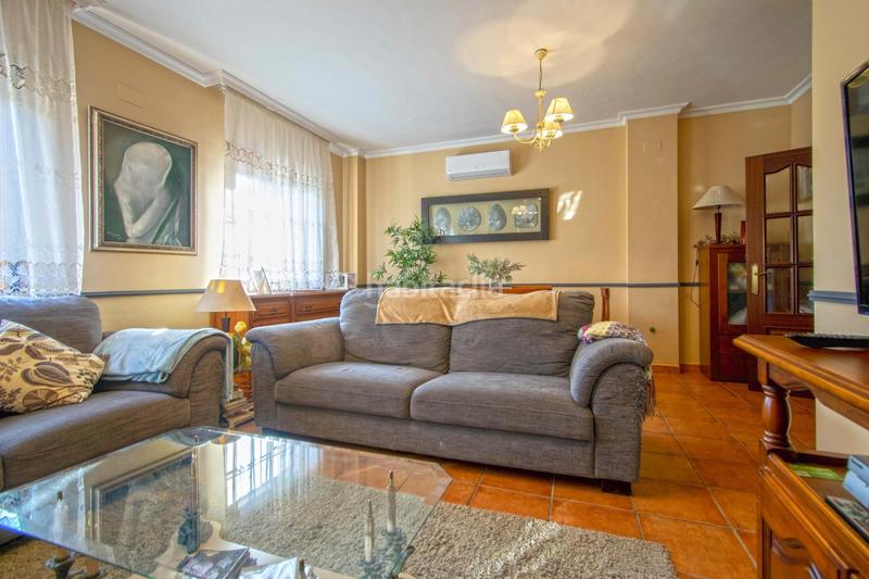 Foto 7ef64f4f-b442-4774-b5ad-b69a6c8a4b30. Casa bifamiliare con parcheggio piscina in Nueva Alcalá Alcalá de Guadaira