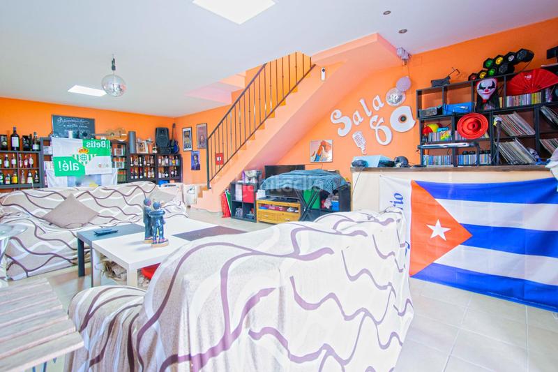 Foto f6fea055-8b2d-4f3a-ba9d-e965fd2d8fd5. Casa bifamiliare con parcheggio piscina in Nueva Alcalá Alcalá de Guadaira