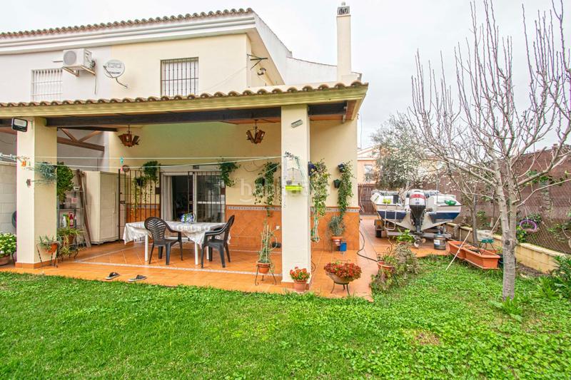 Foto 00d8fe0b-c8f9-48ea-992d-f2af329eeb52. Casa pareada gran vivienda pareada junto club deportivo!! en Gelves