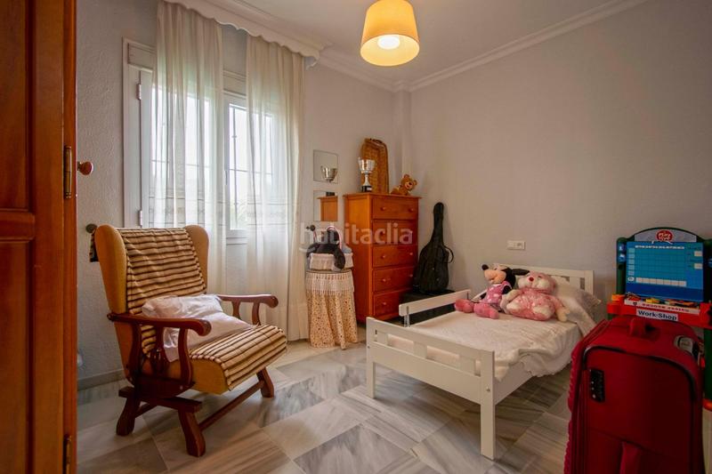 Foto 52aad620-0de4-4f8b-8df0-e1b08f83d755. Casa pareada gran vivienda pareada junto club deportivo!! en Gelves