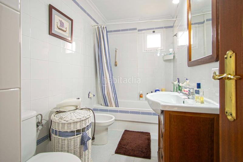 Foto 67a51b70-6c04-402f-9dcb-4031bdf7a0c7. Casa pareada gran vivienda pareada junto club deportivo!! en Gelves