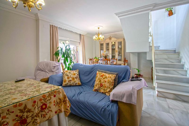Foto c00ab702-3b77-4d73-b76e-11d5c30647c9. Casa pareada gran vivienda pareada junto club deportivo!! en Gelves