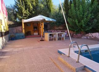 Casa  Polígono el santo. Preciosa  casa con parcela y piscina en la puebla de los infante