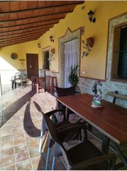 Haus  Polígono el santo. Preciosa  casa con parcela y piscina en la puebla de los infante