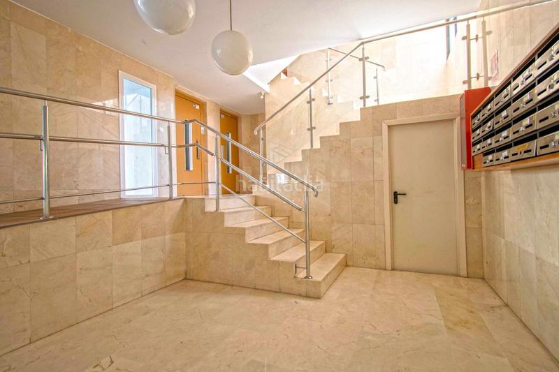 Foto 0538853b-937e-42e1-9f8a-e3aeb0ad36e0. Piso  en venta en avda ramón y cajal en Ciudad Jardín Sevilla