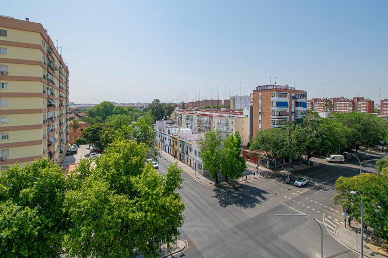 Foto 1dab88a4-d270-4ab1-9c22-dbcd4f74ec66. Piso  en venta en avda ramón y cajal en Ciudad Jardín Sevilla