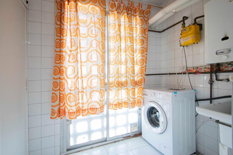 Foto 567f85d3-83a5-4030-ac97-392ce92de361. Piso  en venta en avda ramón y cajal en Ciudad Jardín Sevilla