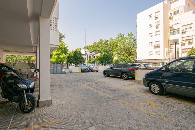 Foto 6135bde8-3a61-41fb-89c1-0d2cfba7c590. Piso  en venta en avda ramón y cajal en Ciudad Jardín Sevilla