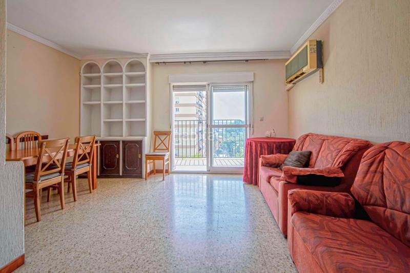 Foto c243cca2-8057-42e8-9b0e-91a964c8ec41. Piso  en venta en avda ramón y cajal en Ciudad Jardín Sevilla