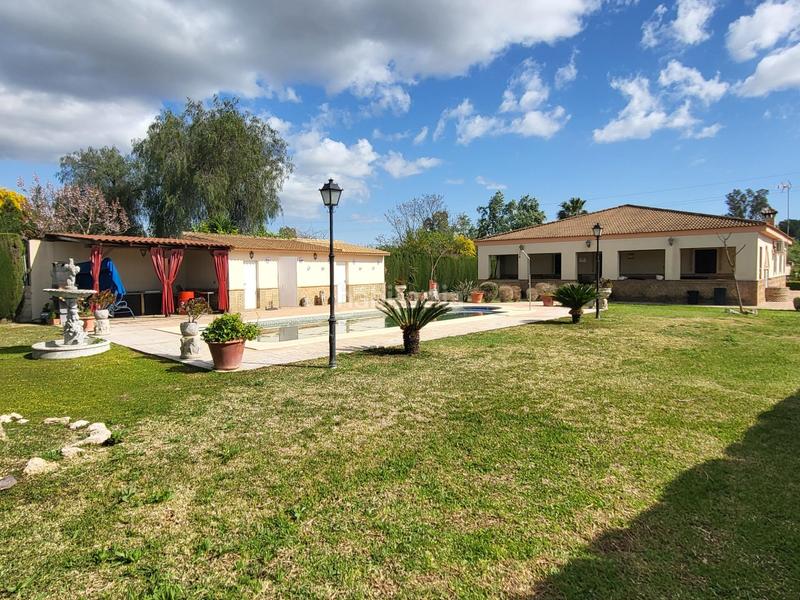 Foto 8271e5c1-a100-4739-a6c2-a850b43f581c. Chalet gran chalet , en la dehesa!!!! en Pilas