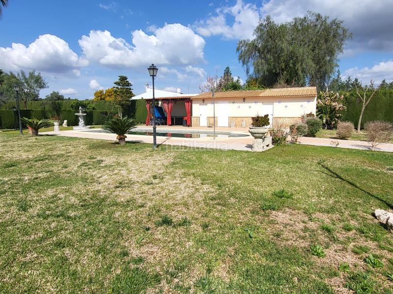 Foto e4b84d43-cb6c-4b1b-8e2a-dbc89f02f16b. Chalet gran chalet , en la dehesa!!!! en Pilas