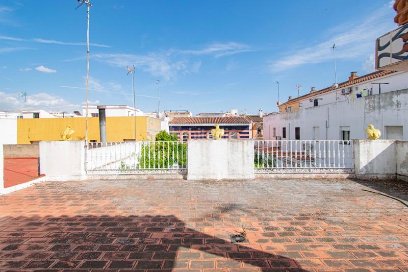 Foto 186428dc-902a-4b9a-93b1-4a8628b27620. Casa gran casa con patio y piscina !!! en Lepanto Mairena del Aljarafe