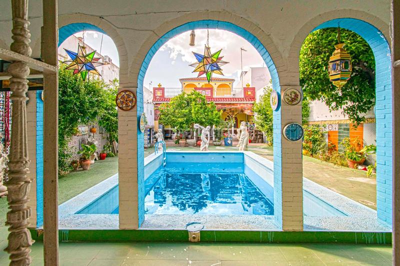 Foto 51e1fcf1-dcbb-49f4-9ea1-dfe4fb23aa5a. Casa gran casa con patio y piscina !!! en Lepanto Mairena del Aljarafe