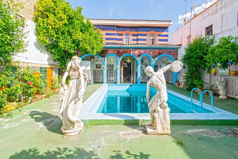 Foto a991eecc-a067-4148-ac04-6bb92a519106. Casa gran casa con patio y piscina !!! en Lepanto Mairena del Aljarafe