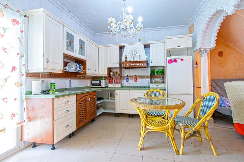 Foto ec0d25dc-baf7-4619-8611-df8d9dc3e47c. Casa gran casa con patio y piscina !!! en Lepanto Mairena del Aljarafe