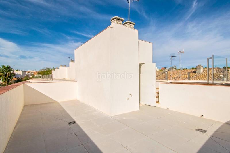 Foto af486b18-cc7a-445f-bdd0-500b5e721381. Casa adossada amb aparcament piscina a Las Almenas Tomares