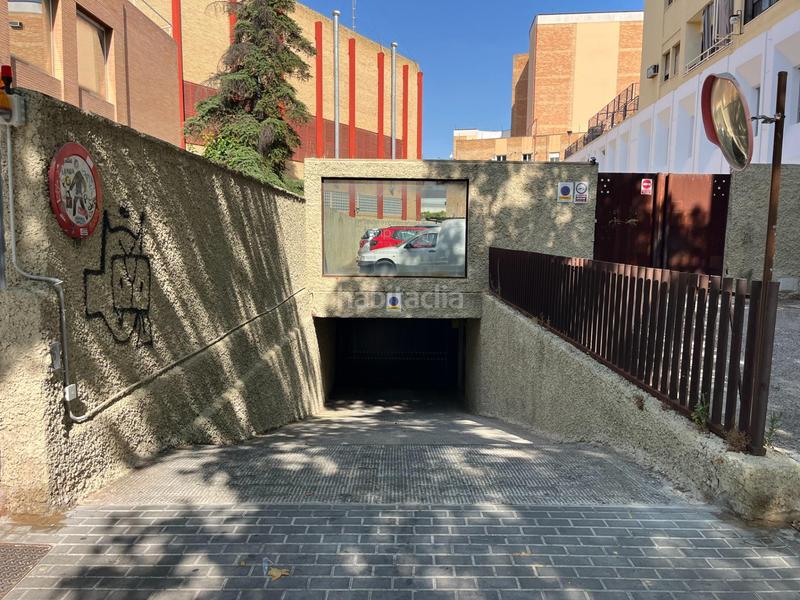 Foto 3109f14d-d69b-4c4d-9d43-564a05bd1fea. Aparcament cotxe a El Plantinar - Avda. La Paz - El Juncal Sevilla