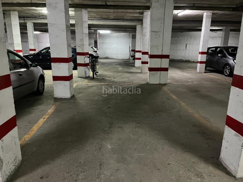 Foto 3ed433a0-cdda-4f90-955d-7a47647fdd45. Aparcament cotxe a El Plantinar - Avda. La Paz - El Juncal Sevilla