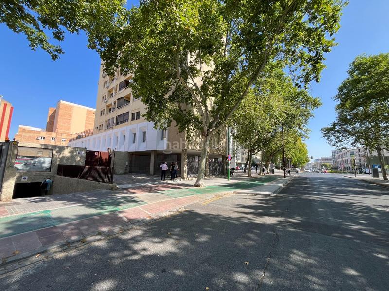 Foto 756f40ca-a9f3-44a7-878c-be091c298908. Aparcament cotxe a El Plantinar - Avda. La Paz - El Juncal Sevilla