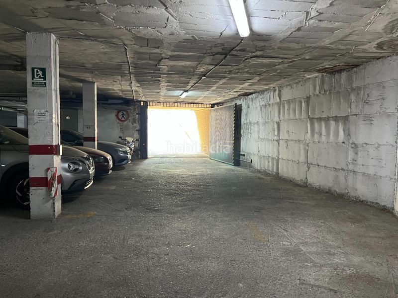 Foto fe99a6ad-8c96-4087-8f0d-05822955a098. Aparcament cotxe a El Plantinar - Avda. La Paz - El Juncal Sevilla