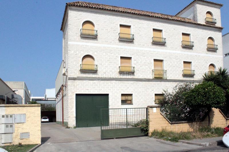 Foto 0f59c1fd-f838-4ef3-808b-28b0e4c792fe. Bâtiment à usage industriel dans Pisa Mairena del Aljarafe