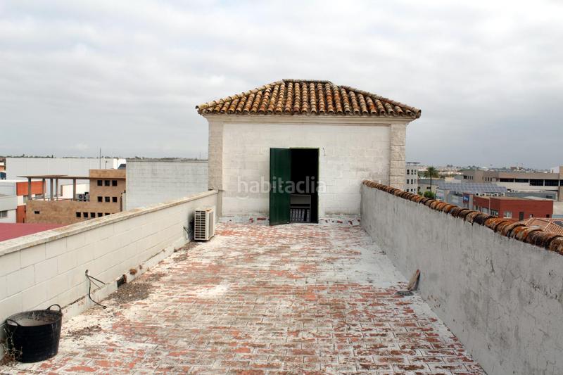 Foto 3c6be597-d7fe-4ce7-986e-e8657027b06e. Industrial building in Pisa Mairena del Aljarafe