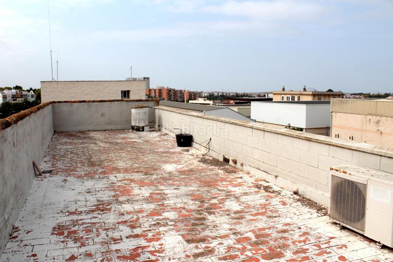 Foto c89533f0-97f7-4c28-bc30-0a71259e2526. Industrial building in Pisa Mairena del Aljarafe