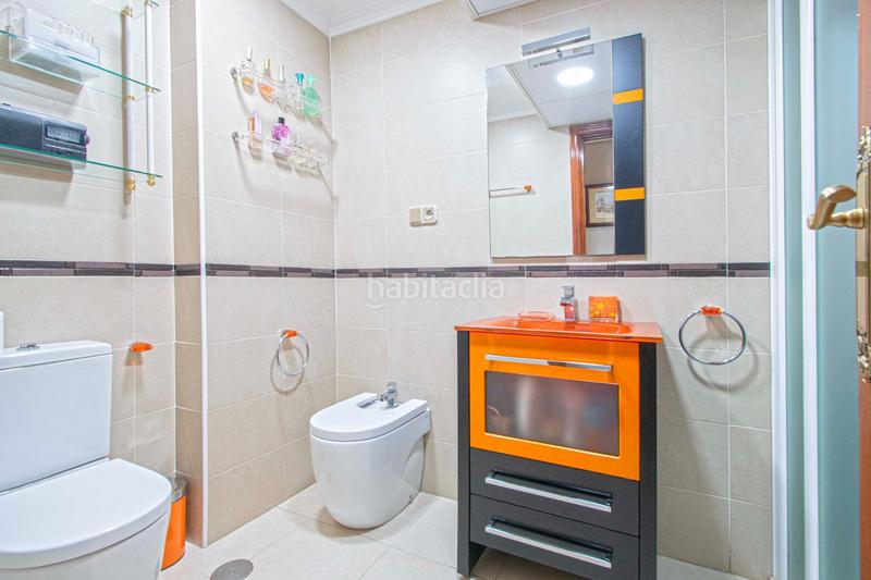 Foto e8d3e0b7-e153-42b6-9a6b-867260d3a60a. Pis amb calefacció aparcament a Triana Oeste Sevilla