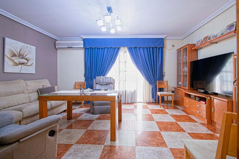 Foto 09541144-df1f-47b2-b123-cd7c9967214a. Haus mit parking in Palmete Sevilla