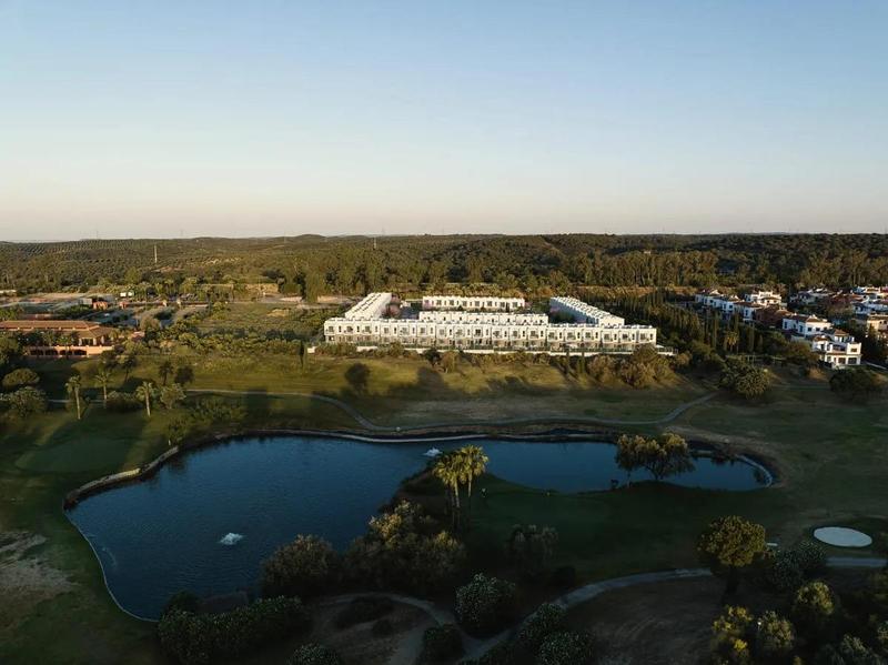 Foto dddf034e-512c-40a3-8cf4-7dc420cbd1a5. Casa adosada en Las Pajanosas Guillena