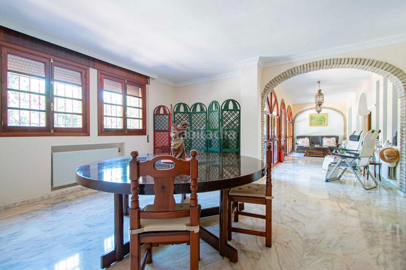 Foto 03427ba3-6dd6-4e88-b842-17b2b7cd0b6b. Chalet con riscaldamento parcheggio piscina in Palomares del Río