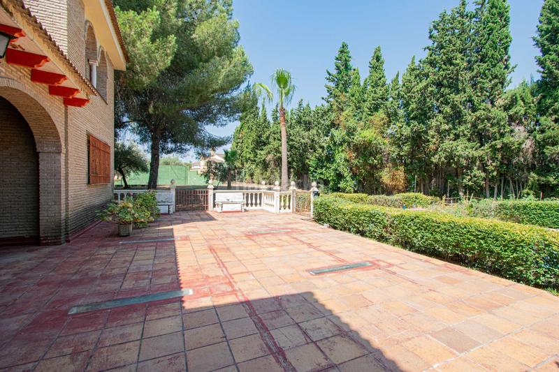 Foto 280813be-0ca6-4c01-9733-4b6ce6056c87. Chalet con riscaldamento parcheggio piscina in Palomares del Río