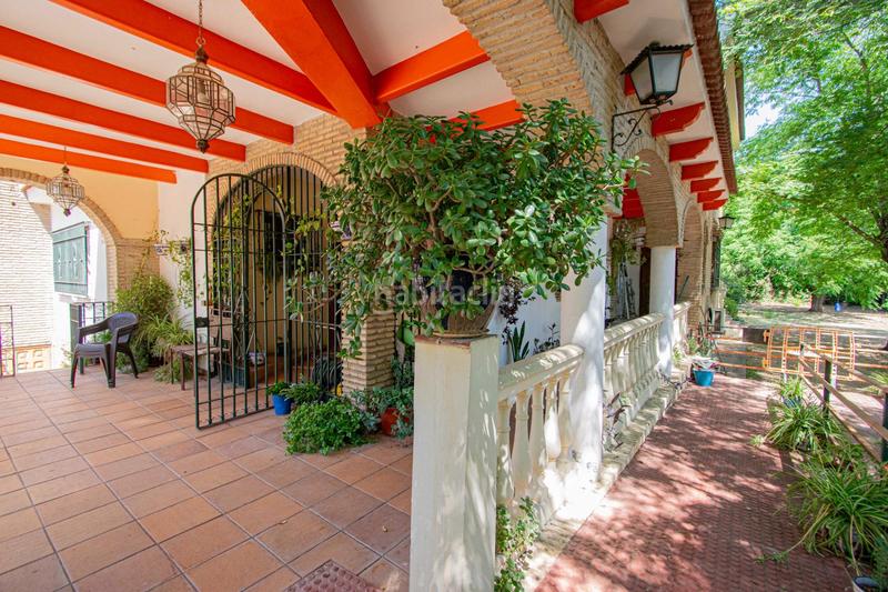 Foto 452b639f-9863-4460-bd59-f7bcfb2e61ca. Chalet con riscaldamento parcheggio piscina in Palomares del Río