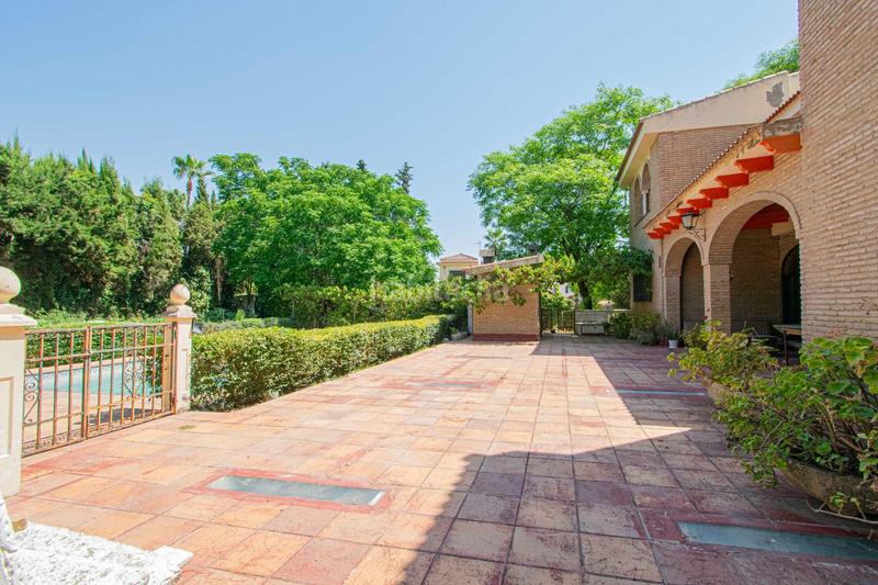 Foto e8c30284-8368-4494-945e-465598045268. Chalet con riscaldamento parcheggio piscina in Palomares del Río