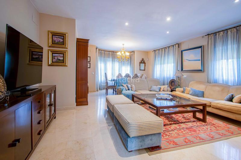 Foto 4d927996-a359-449b-a284-805df273988d. Chalet espectacular chalet , en urbanización los zajaríes!!! en Gines
