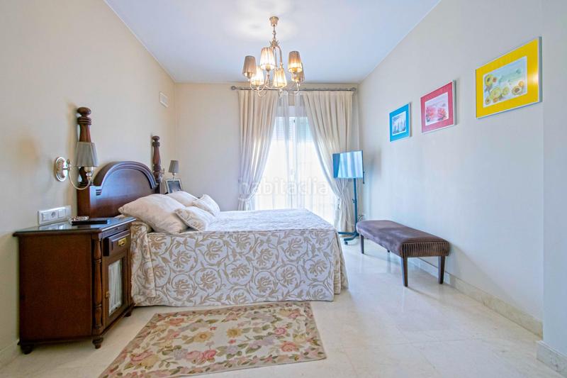 Foto 502f6313-9632-4d49-ac56-61956268d15d. Chalet espectacular chalet , en urbanización los zajaríes!!! en Gines