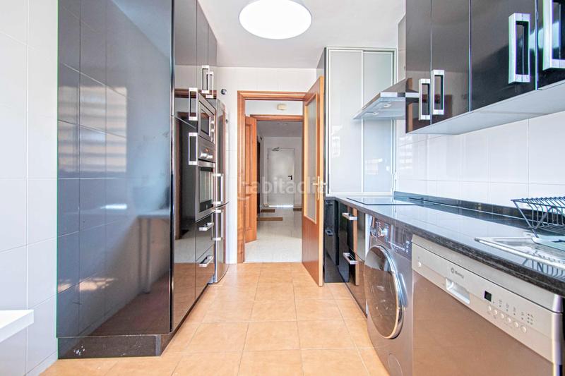 Foto 1d65e9e6-4ecd-4ad3-a4d3-ae0a63d3f773. Appartement avec parking dans colores - entreparques Sevilla