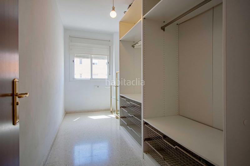 Foto 25bf72e3-9568-41fb-a966-523c5b53c3cc. Appartement avec parking dans colores - entreparques Sevilla