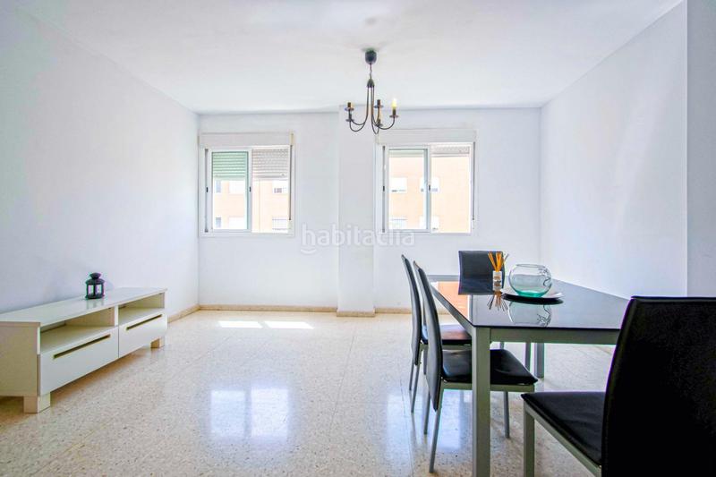 Foto 2fbf4e32-9c3b-42d7-b507-9af666bafac5. Appartement avec parking dans colores - entreparques Sevilla